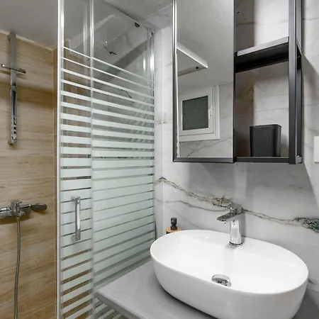 Joanna Family Lixouri