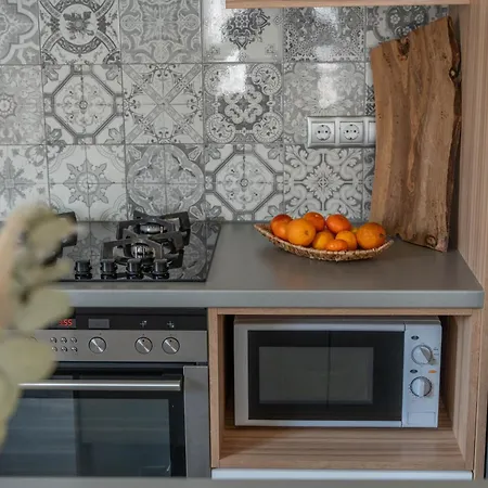 Joanna Family Lixouri