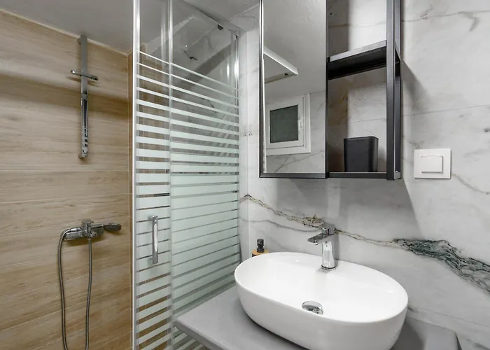 Joanna Family Lixouri