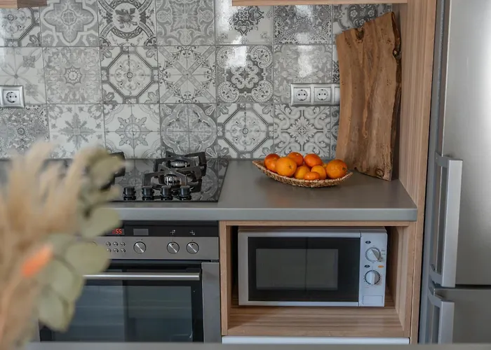 Joanna Family Lixouri